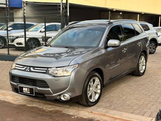 MITSUBISHI OUTLANDER 3.0 GT 4X4 V6 24V GASOLINA 4P AUTOMÁTICO